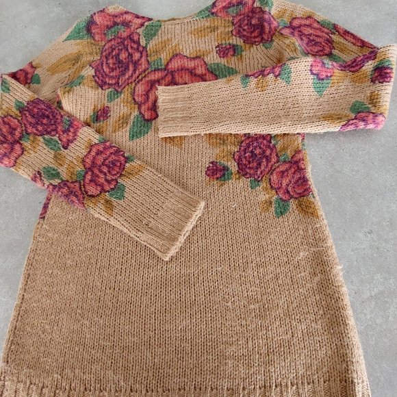 RUE 21 Women's 100% Acrylic Floral Print Crew Neck L/S Sweater - Tan Red Green - Picture 3 of 13